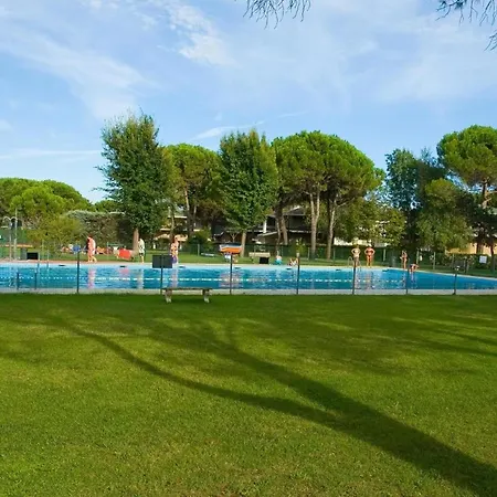 Ferienhaus Fuer 6 Personen Ca 60 Qm In Bibione, Adriakueste Italien Und Umgebung - B59941 *